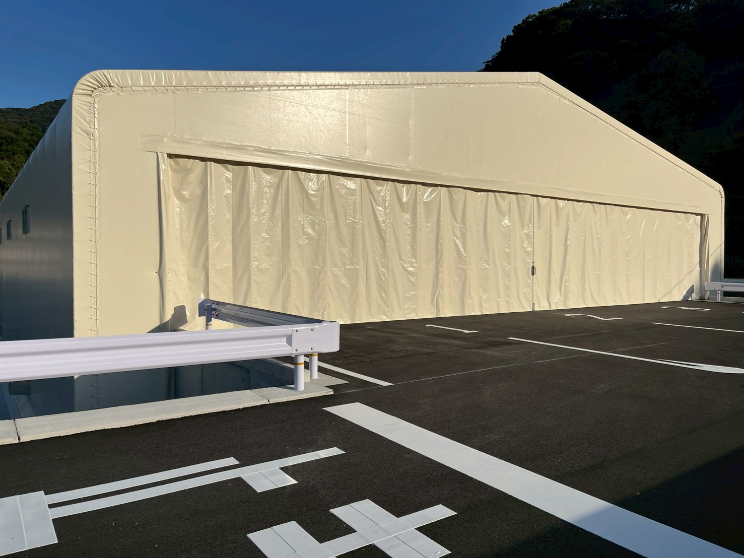 テント倉庫の施工事例の写真